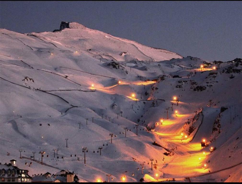 Apartamento Edificio Serraneu. Sierra Nevada. Granada Bagian luar foto